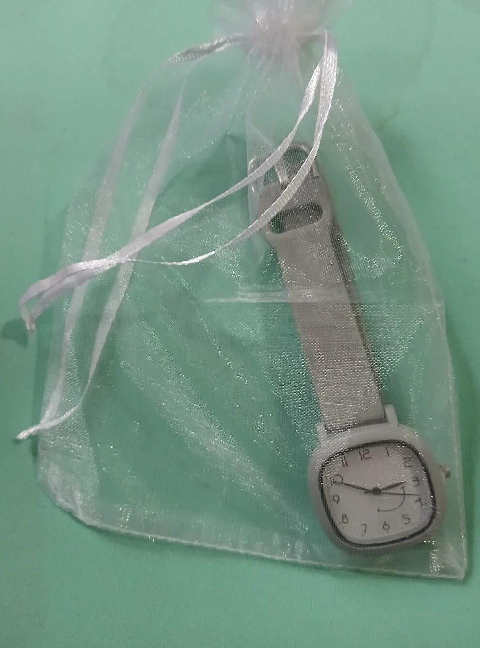 Cute Unisex Light Gray Smiley face Watch. Great for all ages, and as a nice gift
